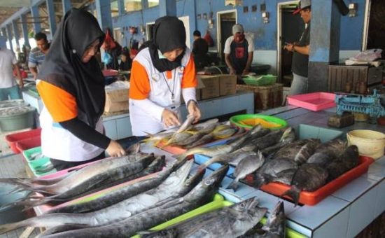 Aktivitas Jual Beli di Depo Pasar Ikan Sidoarjo Tetap Jalan Ada Covid -19