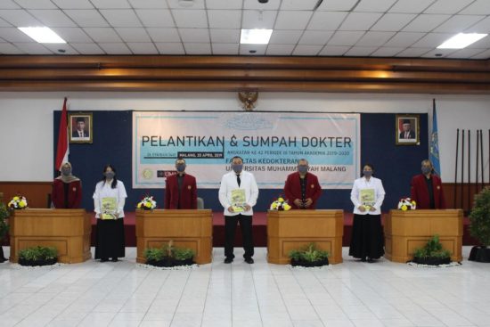 UMM Kota Malang Sumpah 55 Dokter Baru via Daring