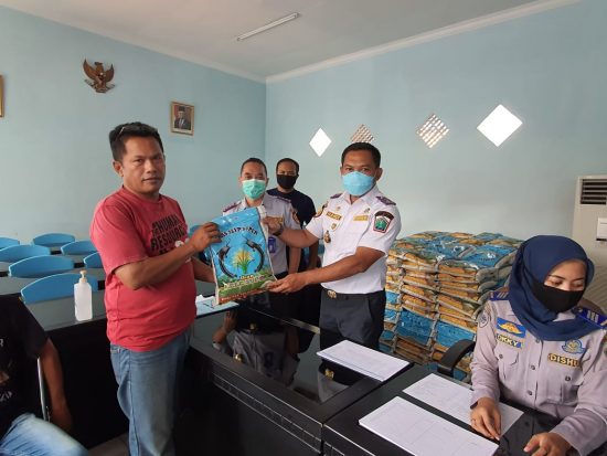 1033 Supir Angkot Terima Bantuan Sembako Dishub Kota Malang