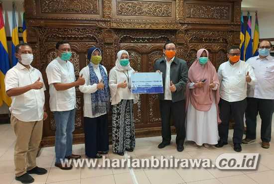 PT Bursa Efek Indonesia Jatim Berikan Bantuan Penanganan Covid-19 ke RS Unair