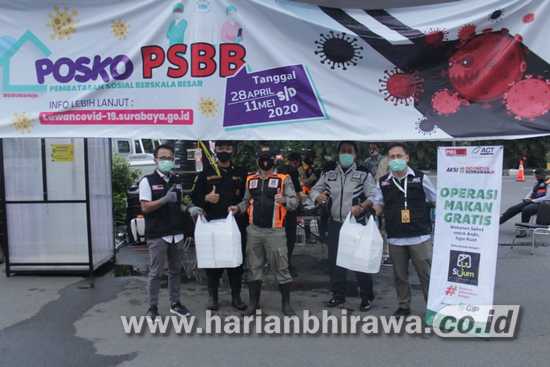 Dukungan Makan Gratis untuk Berbuka Puasa Petugas PSBB di Surabaya