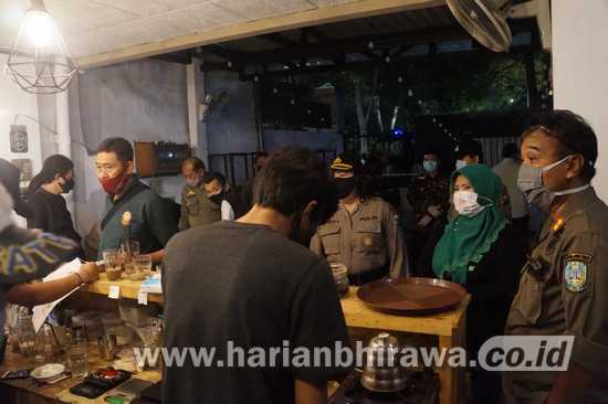 Tindak Pelanggar Covid-19, DPRD Surabaya Apresiasi Polda-Satpol PP Jatim