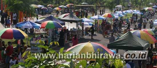 New Normal Diawali Pembukaan Sunday Market Dibantaran Kali Madiun