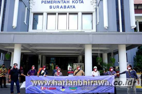 Wali Kota Surabaya dapat Bantuan 10 Ribu Masker Merah Putih