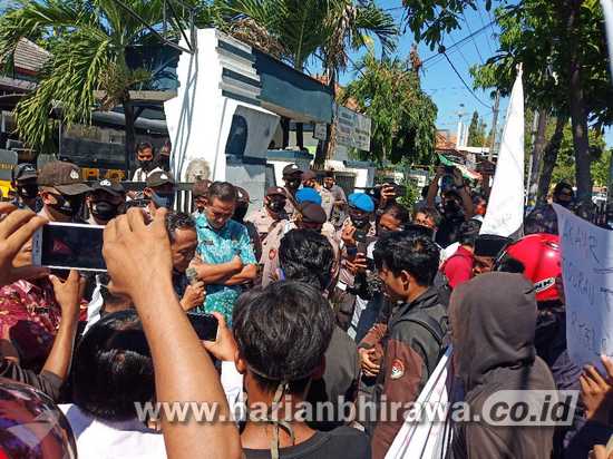 Curiga di Korupsi, RTLH dan KUBE Demo Kantor Dinsos Kabupaten Sampang