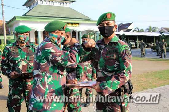 Dandim 0812 Lamongan Berangkatkan Tiga Personel TNI-AD ke Kesatuan