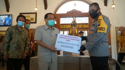 Maspion Group Salurkan 100.000 Masker ke Polrestabes Surabaya