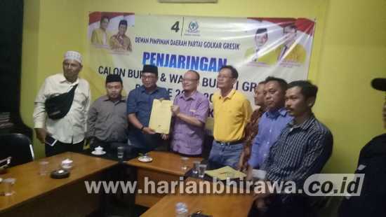 DPP Golkar Serahkan Rekom B.1 Paslon Niat Mendaftar ke KPUD