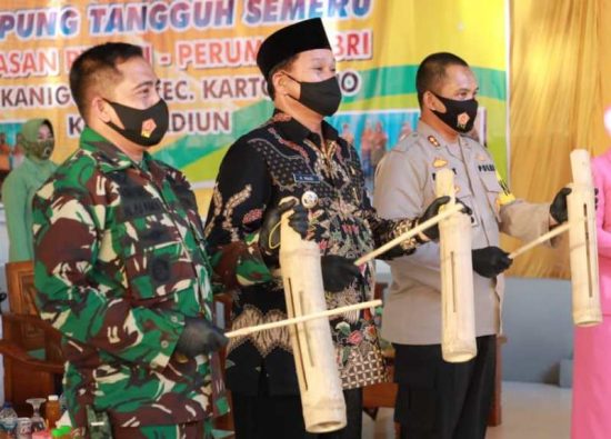 Wali Kota Madiun dan Forkopimda Launching “Gerakan Jatim Bermasker”
