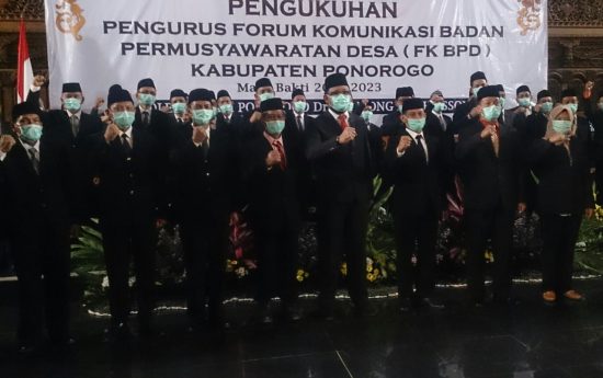 Bupati Ipong Kukuhkan Pengurus Forum Komunikasi BPD Kabupaten Ponorogo