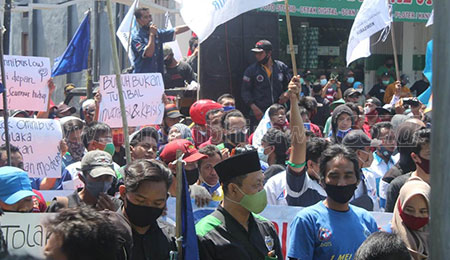 Bupati Jombang dan Tulungagung Tolak UU Cipta Kerja Omnibus Law