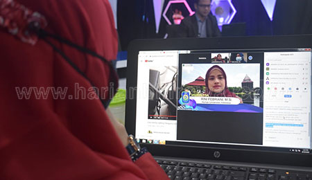 Siswa Smamda Surabaya Kunjungi Kampus UI dan Pabrik Jamu PT Sido Muncul secara Virtual