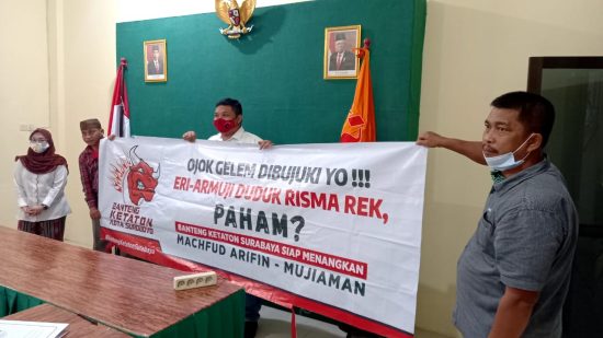 PDIP Surabaya Laporkan Dugaan Spanduk Bernada Menghasut dan Adu Domba