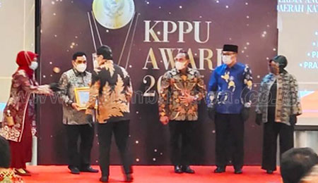 Dorong Persaingan Usaha Sehat, Jatim Raih Penghargaan KPPU Award 2020
