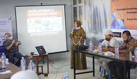 PKM Unida Gontor Ponorogo Dorong Gerakan Kolektif Konvergensi Radio