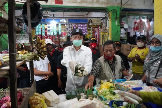 Di Pasar Betro Sidoarjo Pedagang Bilang ‘Jangan Lupakan Kami Pak Bupati’