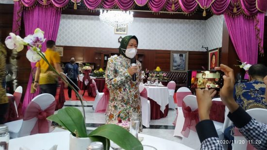 Survei SCG Consulting: Warga Surabaya Puas Kinerja Risma Tangani Covid-19