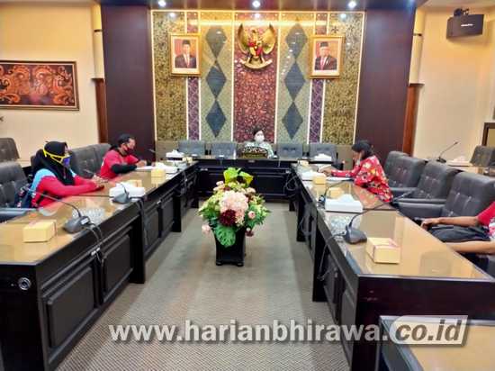 Buruh Perusahaan Rempah Di Surabaya Curhat ke Dewan Jatim