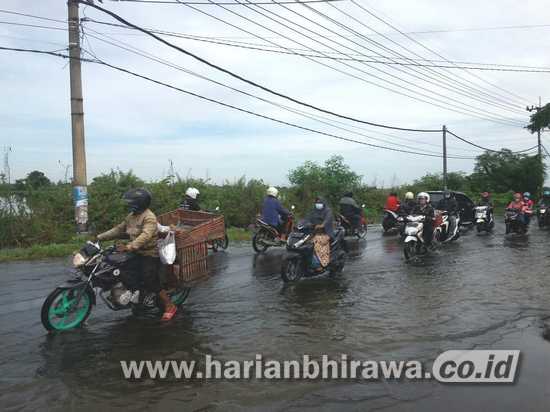 DPRD Gresik Berharap Pemerintah Perbaiki Jalan Akibat Banjir Kali Lamong