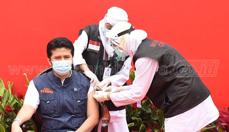 Gubernur Targetkan Vaksinasi Nakes Selesai Akhir Januari