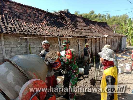 Babinsa Koramil 0812/16 Sekaran dan Masyarakat Optimalkan Infrastruktur Desa