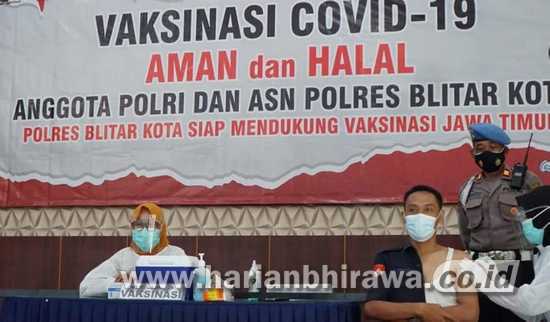 72 Anggota Polres Blitar Kota Disuntik Vaksin Covid-19