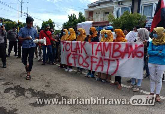 Tolak Penambangan, Aktivis Mahasiswa Sumenep Demo Bappeda