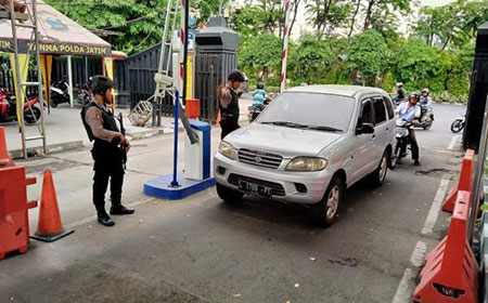 Polisi Perketat Penjagaan Mako dan Wilayah Surabaya-Malang