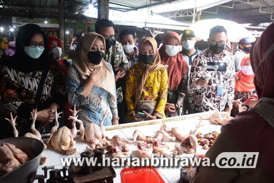Bupati Mojokerto Sidak Harga Daging Ayam di Pasar Legi Mojosari