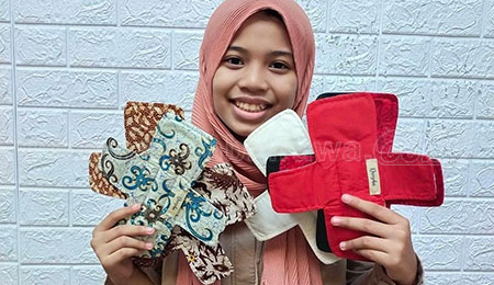 Cegah Sampah, Siswa SMPN 6 Surabaya Ciptakan Pembalut yang Bisa Dicuci