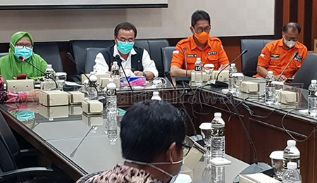 Kasus Covid-19 di Bangkalan, Warga Enggan Diswab Walau Diberi Beras