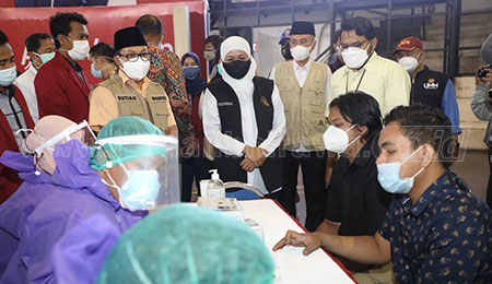 Nakes Kota Malang Awali Penggunaan Vaksin Dosis Ketiga Moderna