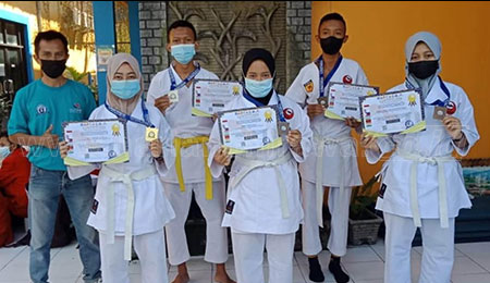 SMK Antartika 2 Borong Penghargaan International Karate Rektor Cup 1