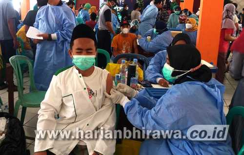 Optimis Bisa Capai Target di Kabupaten Pasuruan  , Vaksinasi Door To Dor Gunakan Mobil Ambulans