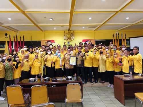 Akbar Tanjung Minta Kader Partai Golkar Rajin Menyapa Masyarakat