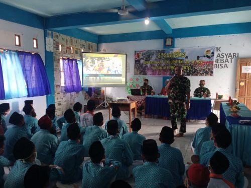 Kodim 0815/Mojokerto Kampanyekan Rekrutmen Prajurit TNI AD dari Santri