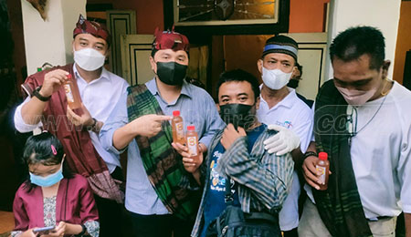 Tingkatkan Imun, Pemuda Kampung Lawas Maspati Ramu Minuman Berbahan Rempah-rempah Asli Nusantara