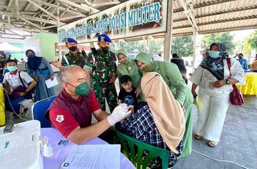 Jelang Ramadan, Denpom V/4 Surabaya Gelar Baksos Vaksinasi Booster