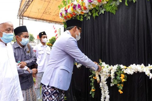 Bupati Pasuruan HM Irsyad Yusuf Launching Sarung Batik Pakrida