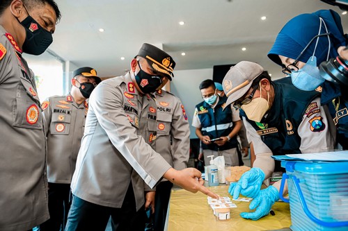 Cegah Penyalahgunaan Narkoba, Ratusan Personel Polrestabes Surabaya Dites Urine