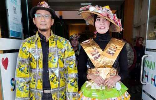 Peringati Agustusan, Pegawai Pemkab Sidoarjo Gelar Lomba Fashion Show Produk UMKM