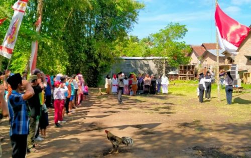 Euforia Warga Desa Kembang Bondowoso dapat Gelar Upacara HUT Ke-77 RI