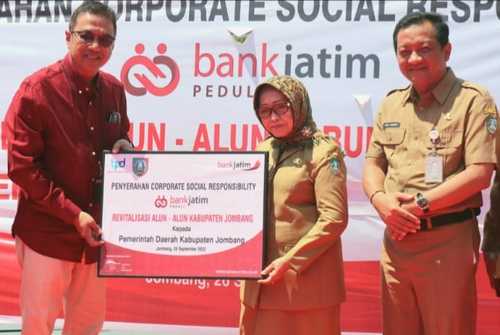 Bank Jatim Revitalisasi Alun-alun Kabupaten Jombang