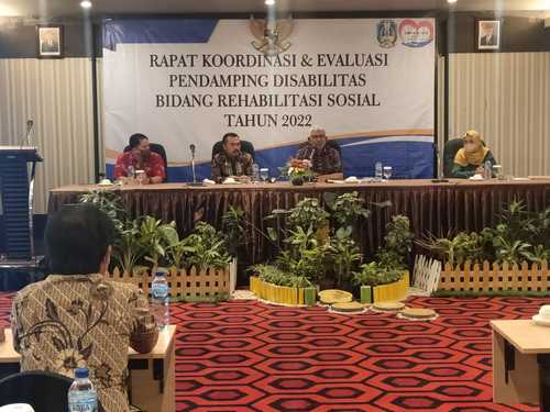 Dinsos Rapat dan Evaluasi Pendamping Disabilitas