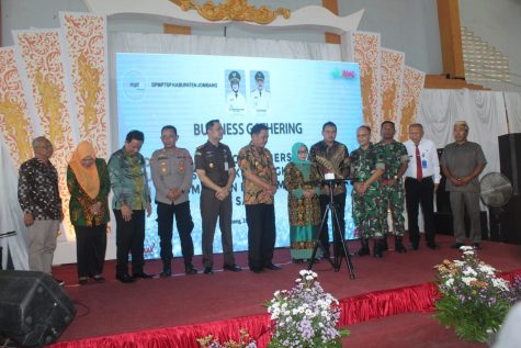 Bupati Mundjidah Wahab Buka Business Gathering di GOR Merdeka Jombang