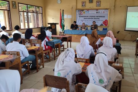Bersama RPS, PLN Nusantara Power Ajari Siswa SLTA di Tuban Buat Konten Kreatif