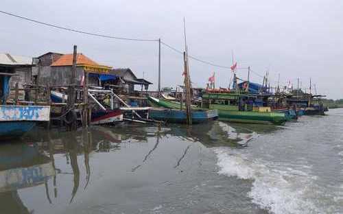 Cuaca Buruk, Nelayan Pesisir  Kota Pasuruan Beralih jadi Kuli Bangunan