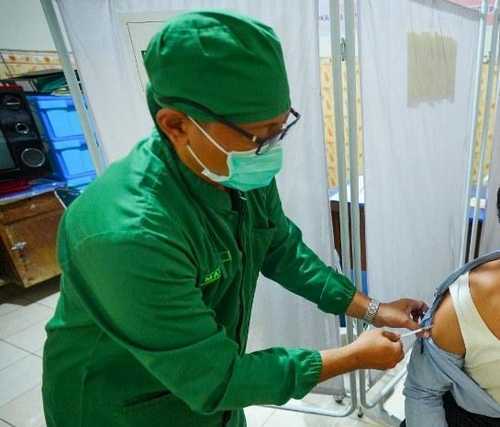 Jalani Pemeriksaan Kesehatan Kedua, CJH Lakukan Vaksin Meningitis dan Influenza