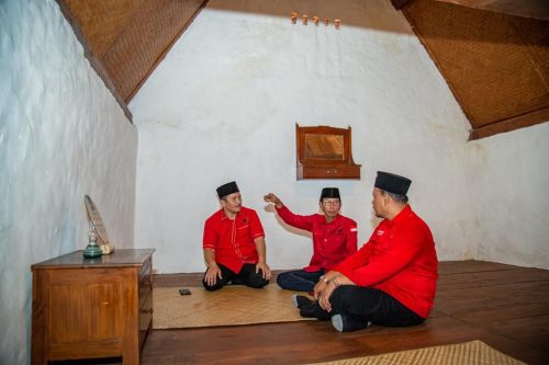 Kunjungi Surabaya, Kader  PDIP Kota Yogyakarta Napak Tilas Bung Karno di Pandean dan Peneleh