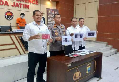 Kepolisian Daerah Jawa Timur Amankan Tersangka Peretas Website Milik Pemerintah